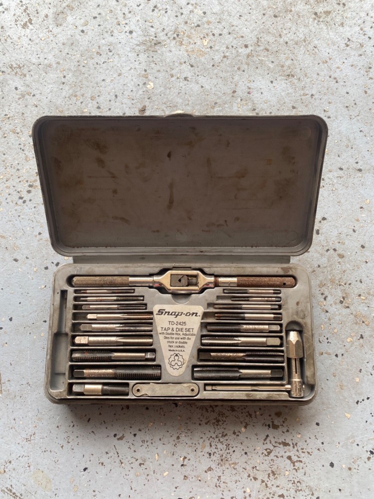 Snap On Tools SAE Tap And Die Set With Case TD-2425