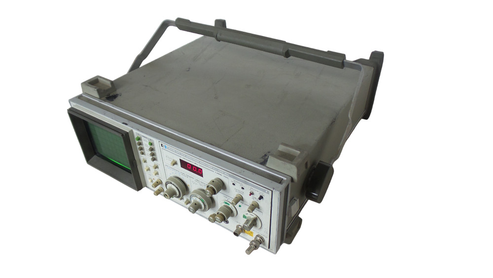 HP 853A W / HP 8558B Spectrum Analyzer