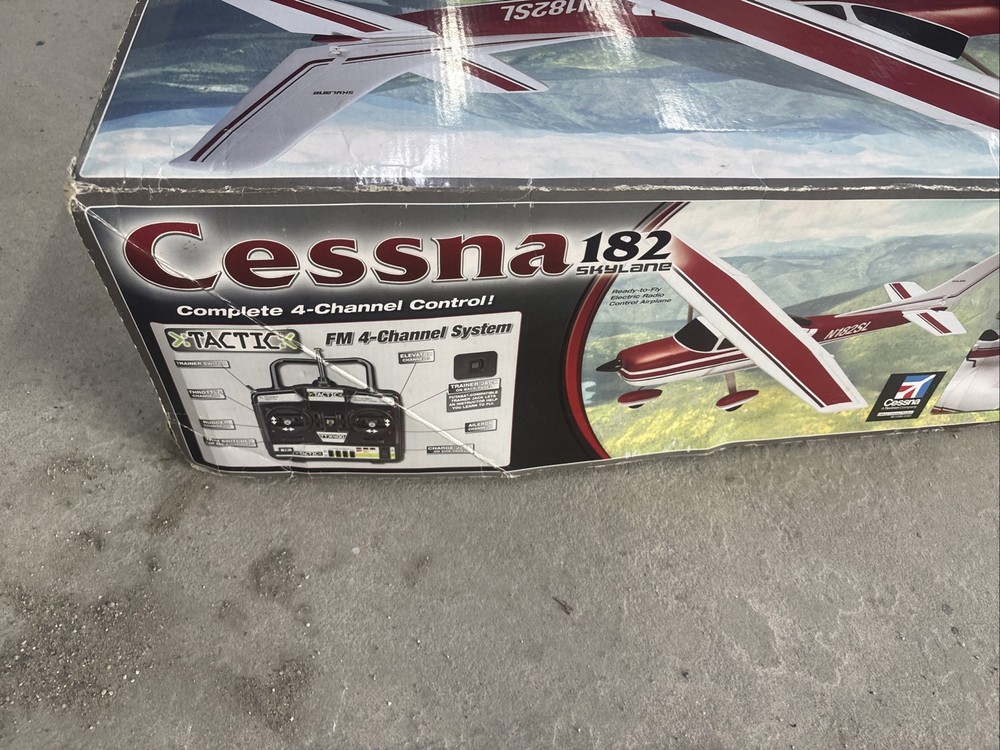 NEW HOBBICO FLYZONE CESSNA 182 RTF 34 WING SPAN