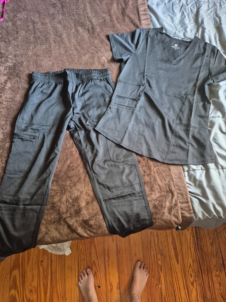 scrub sets women size small