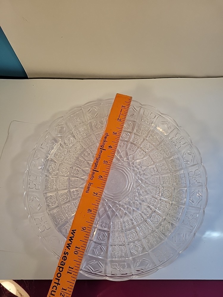 11" Hard Plastic Star Pattern Serving Platter Round