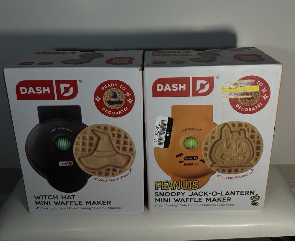 Dash Witch Hat Mini Waffle Maker 4” Nonstick Halloween Black