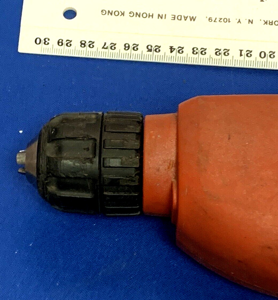 BLACK & DECKER 3/8 Corded Drill Variable Speed Reversible DR200 Type 4 / 4.5 Amp