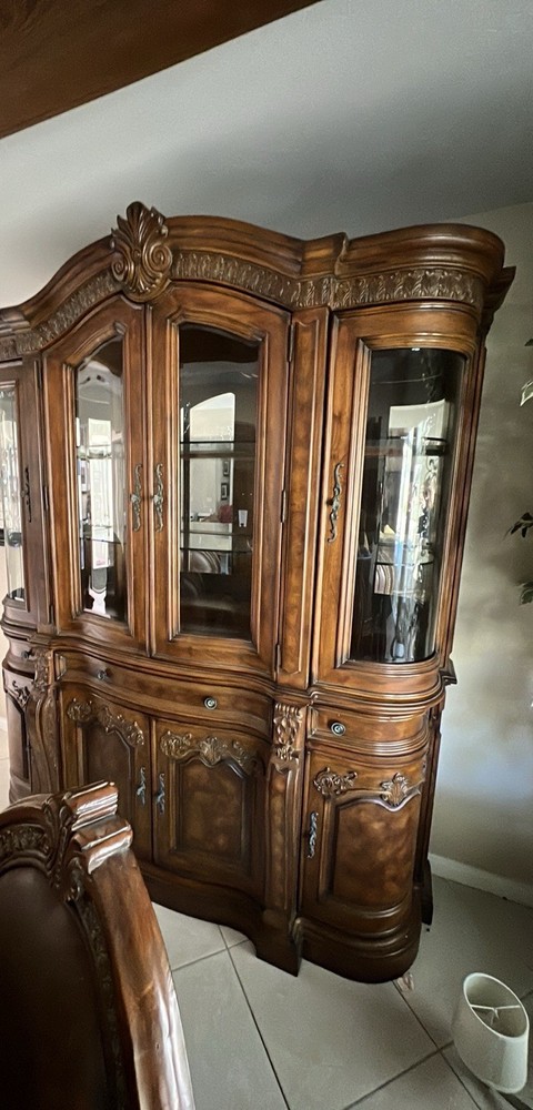 Dining Room Set Seats 8