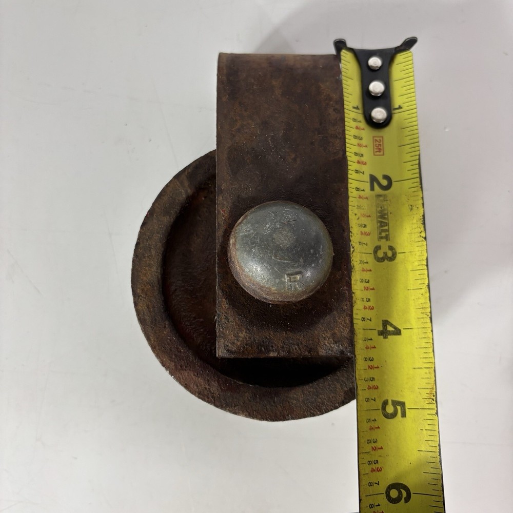 Antique Farm &barn Rustic Iron Pulley 5” LC