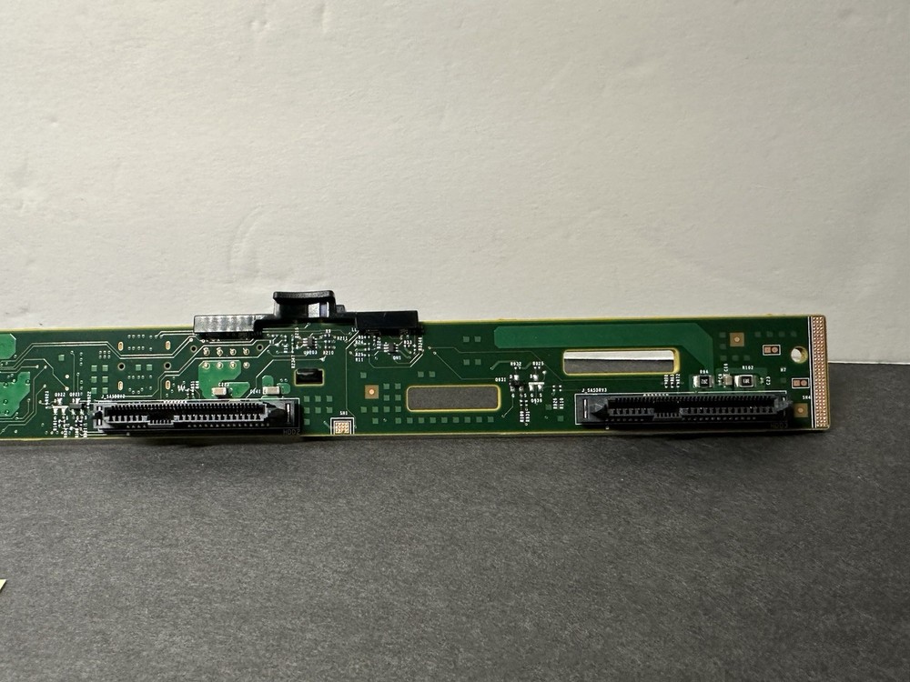 DELL HARD DRIVE BACKPLANE For Server Pre Owned 4 in 1