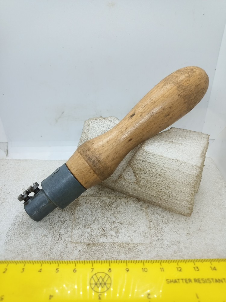 Worldwide 102 Wood Handled Pad Handle Keyhole Hack Hack Key Hole Carpenter Tool