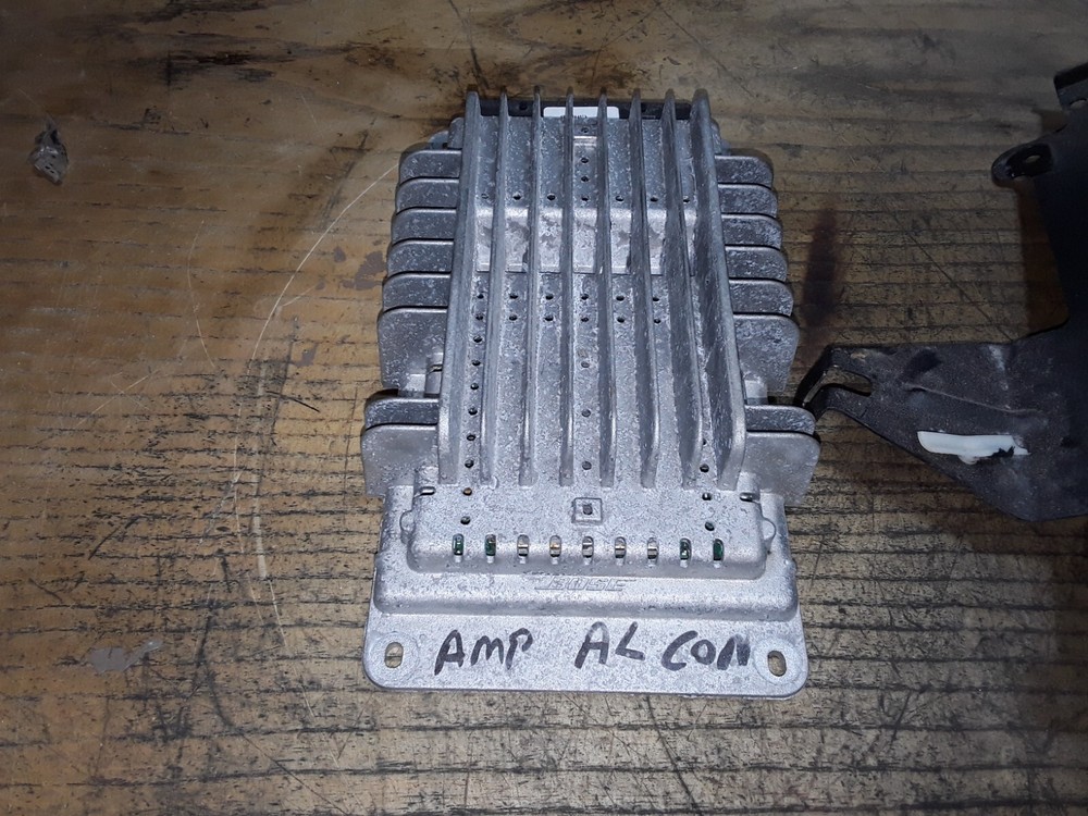 Audi A4 Cabriolet 2004 Bose Amplifier.