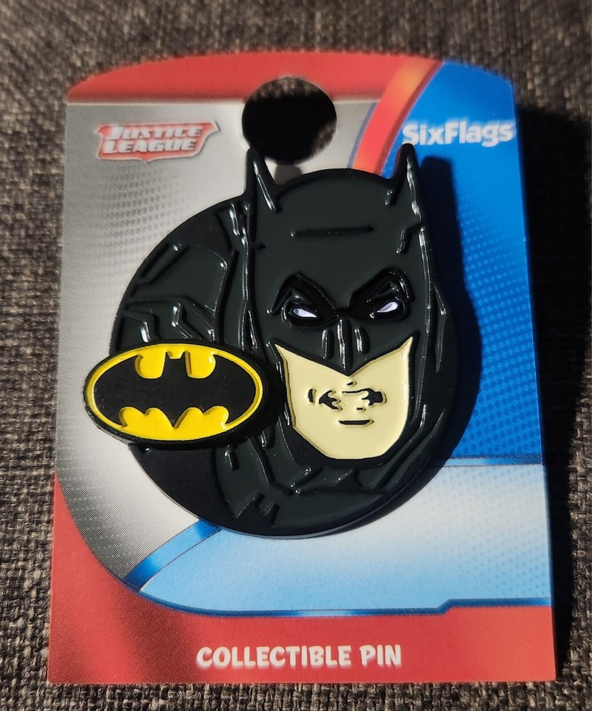 Justice League Batman Six Flags Magic Mountain Collectable Pin