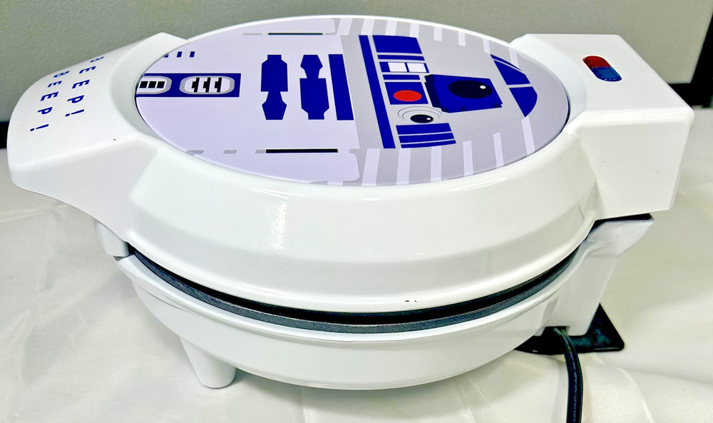 Star Wars R2D2 Waffle Maker Intertek Non-Stick Plates Very Cool