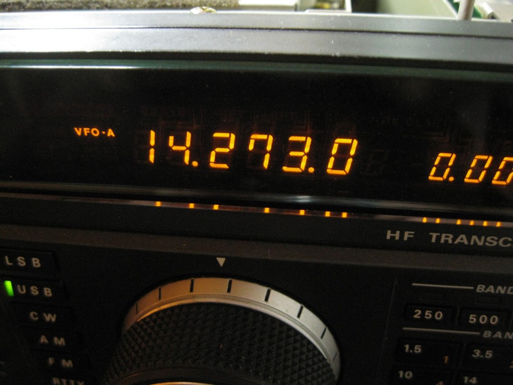 Yaesu FT-990 FRONT PANEL COMPLETE with display in Nice shape-works great