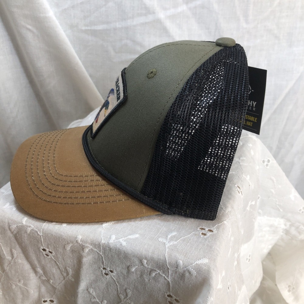 NWT Trophy Tracker Mesh Truckers Cap Hat Adjustable - DUCK