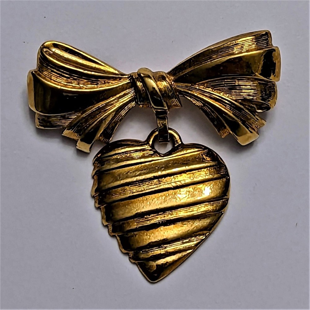 Avon Bow and Heart Pin