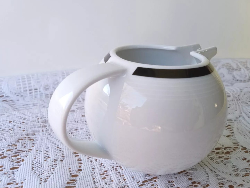 Vintage STUDIO NOVA Y0131 Cafe Classics Black Small Creamer Dish Replacement