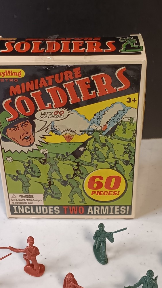 Schylling Minature Soldiers Retro 60 pack, two colors, 11 diff poses, 3 Missing