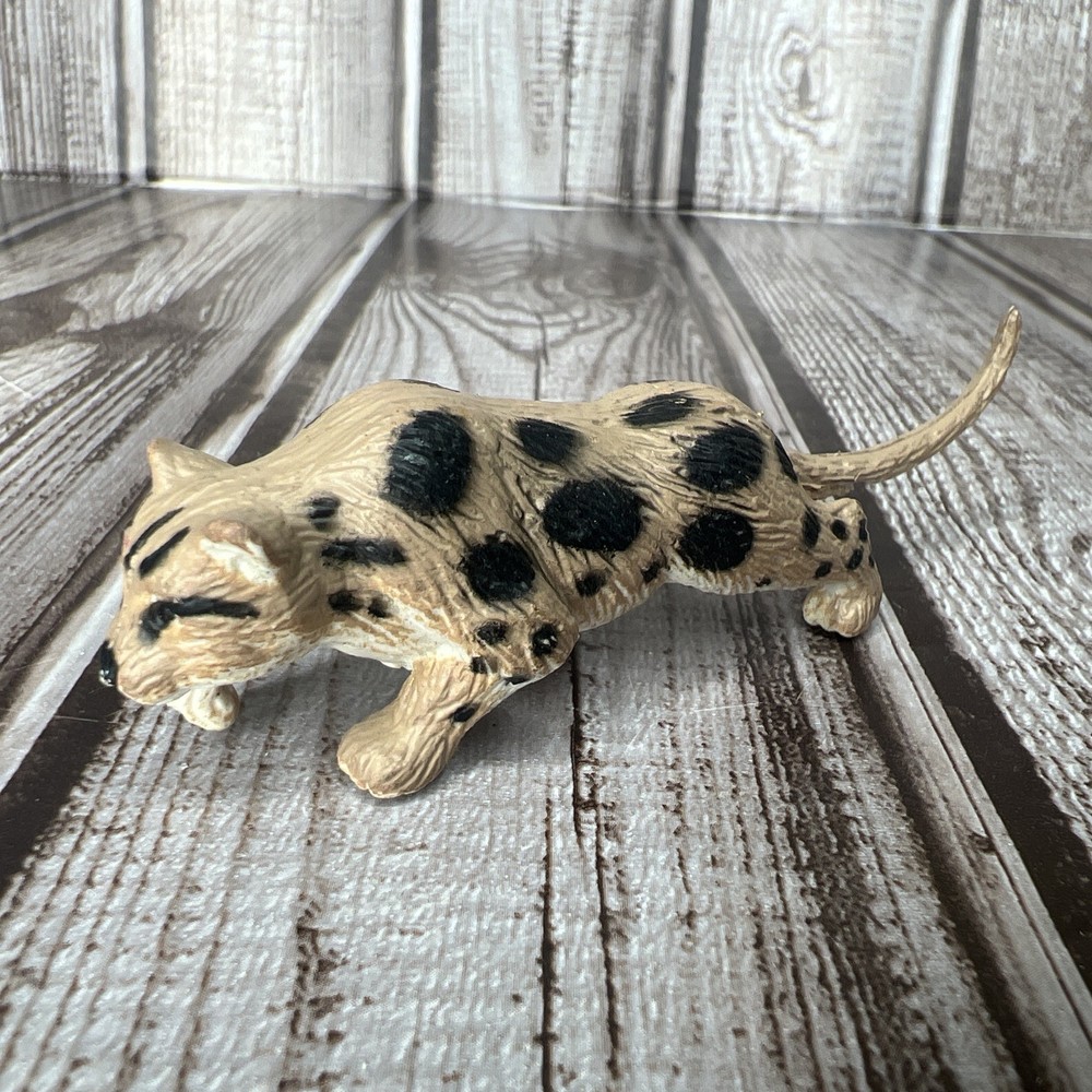 K&M international Clouded Leopard Figure