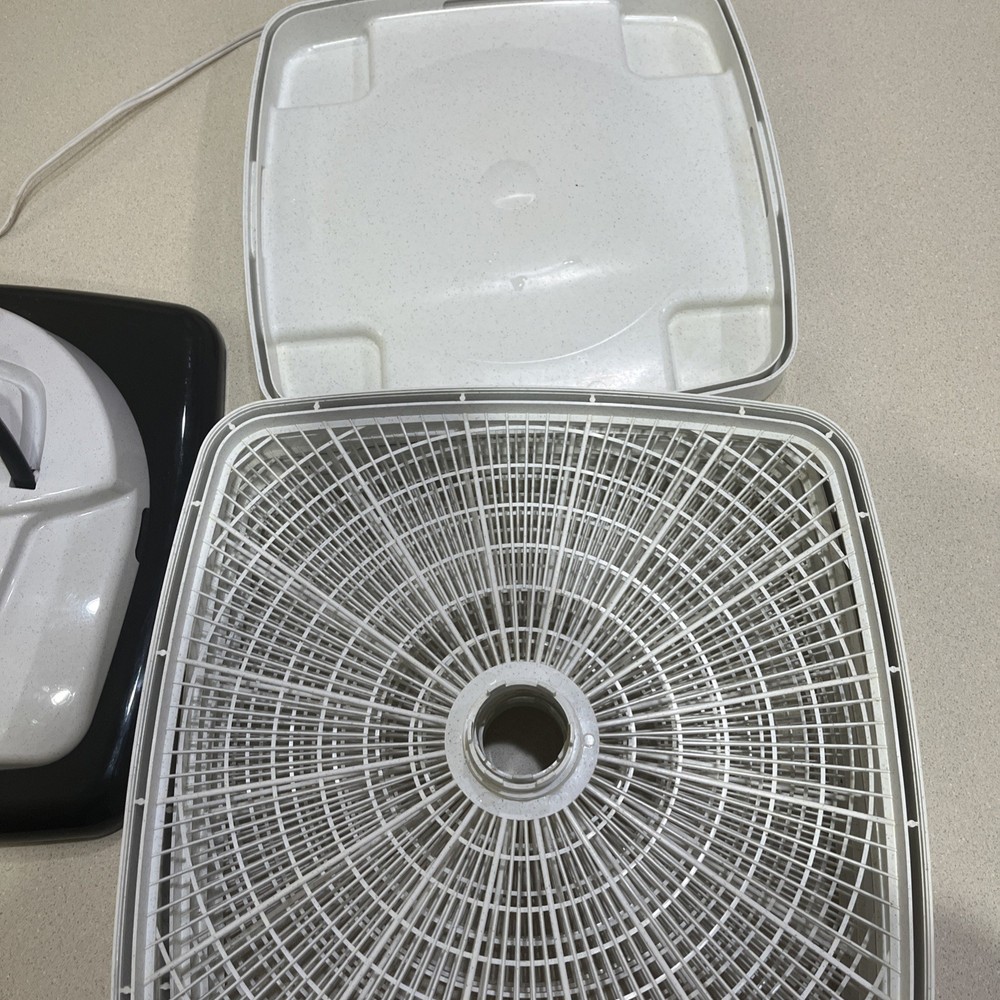 Nesco food dehydrator, and jerky maker. #441