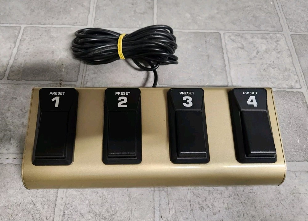 BEHRINGER FS114 Foot Pedal Switch Gold Controller