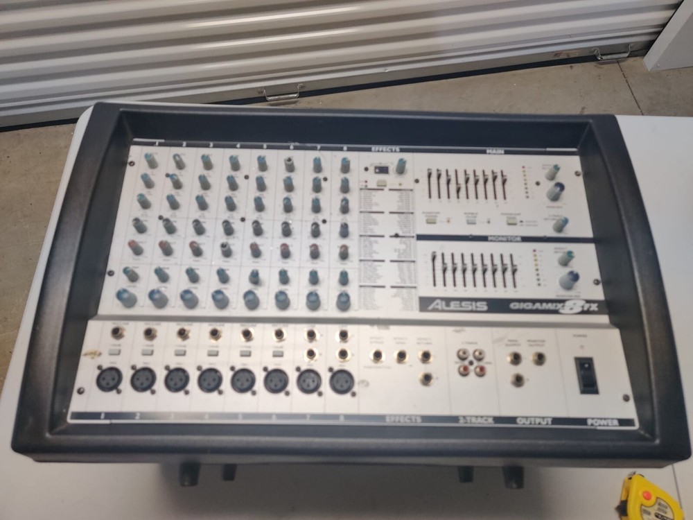 Alesis Gigamix 8FX Powered Mixer *