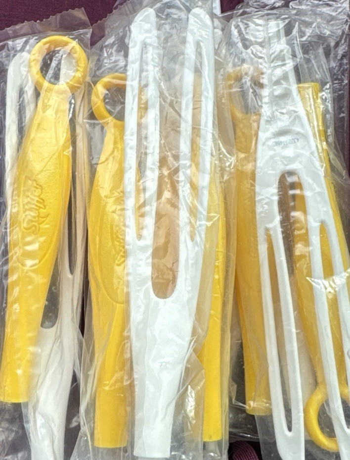 Swiffer Duster Small Handle Replacement Yellow/white New And Sealed
