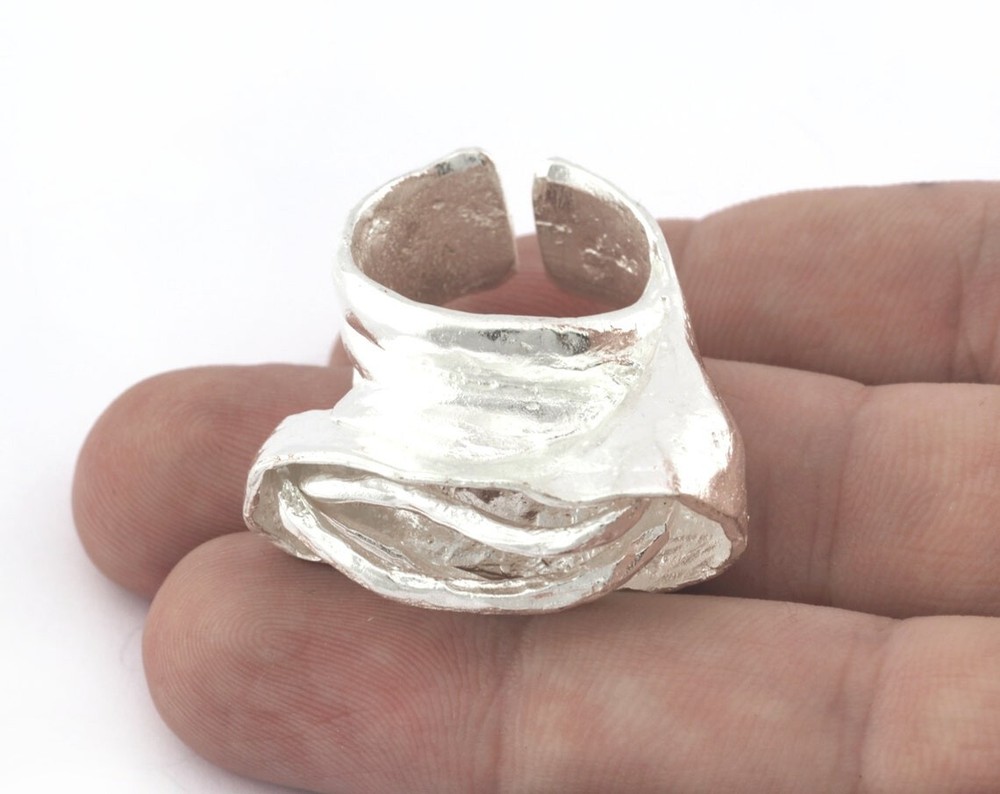 Mysterious Ring Adjustable Shiny silver plated brass (19mm 9US inner size) 5233