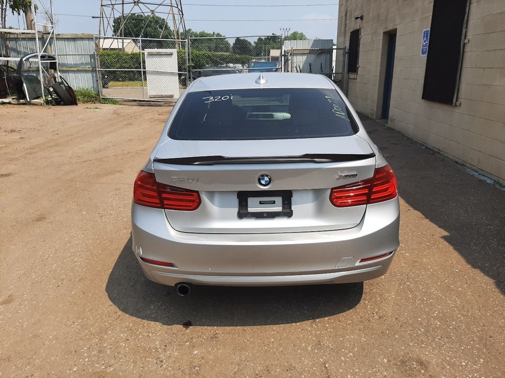 320I 2014 High Mounted Stop Light 1002107