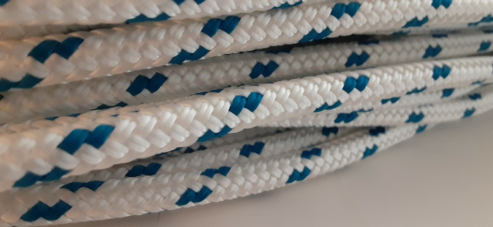 5/16 x 100 ft. Double Braid-Yacht Braid polyester rope hank. White/Blue