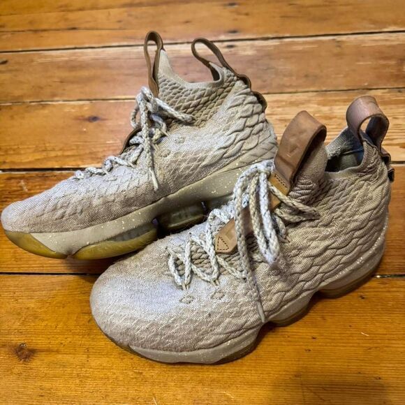 Nike LeBron 15 GS "Ghost" Sz 5Y