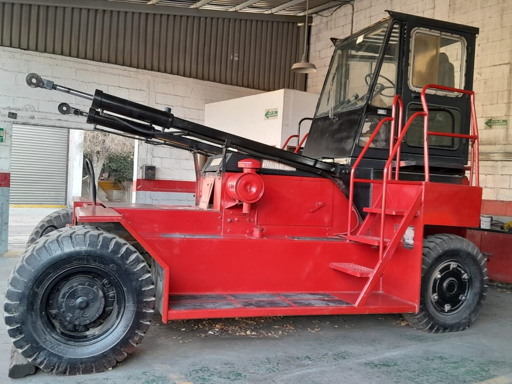taylor forklift container handler empty