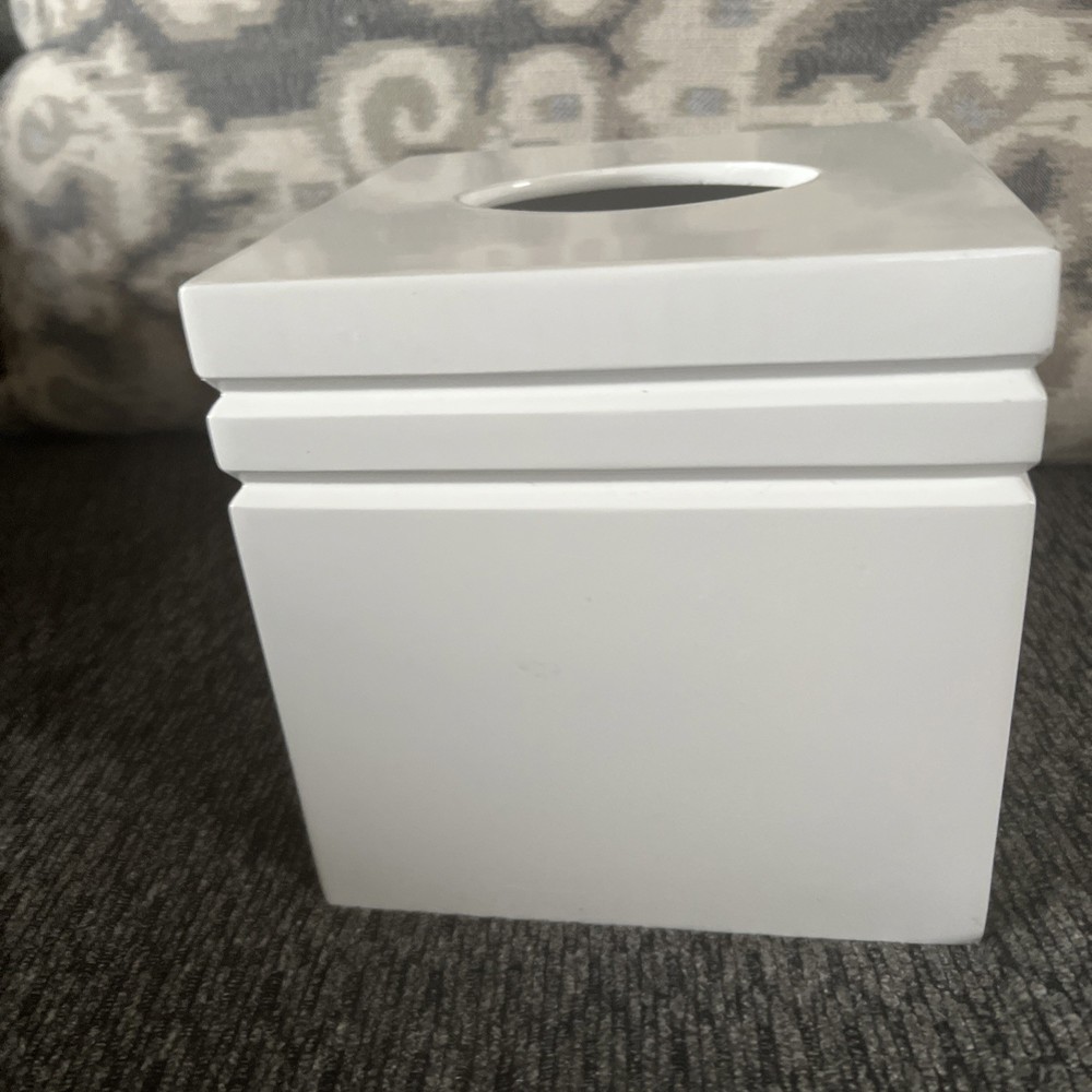 Tissue Box Cover Square White Beautiful (G9)