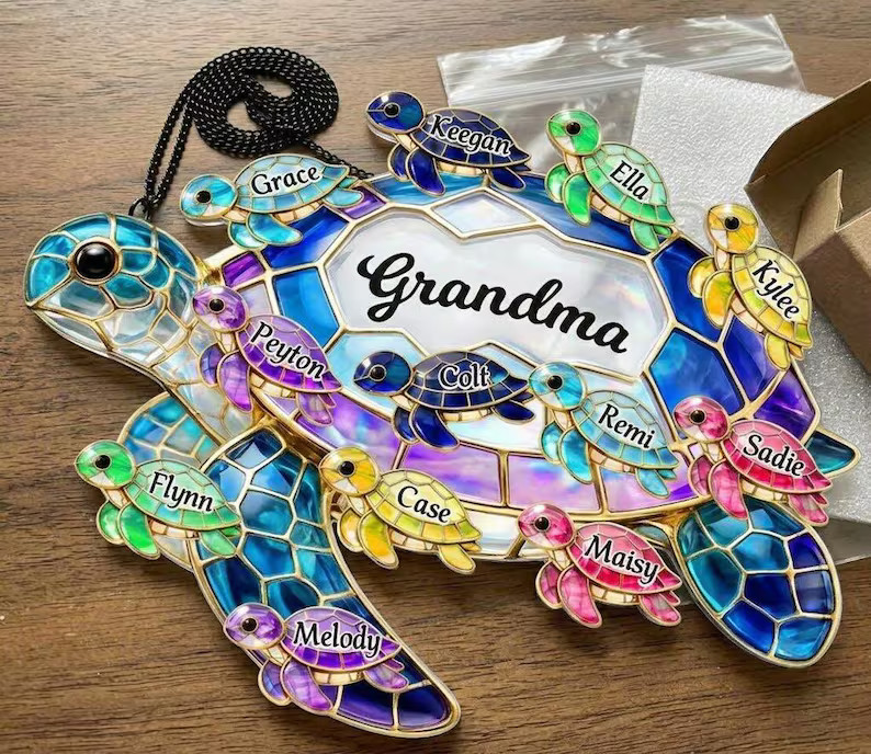 Personalized Turtle Suncatcher for Grandma, Custom Name Window Hanging