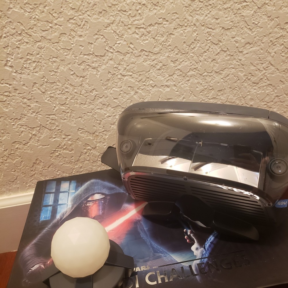 Lenovo -Star Wars- Jedi Challenges Virtual Reality With Box