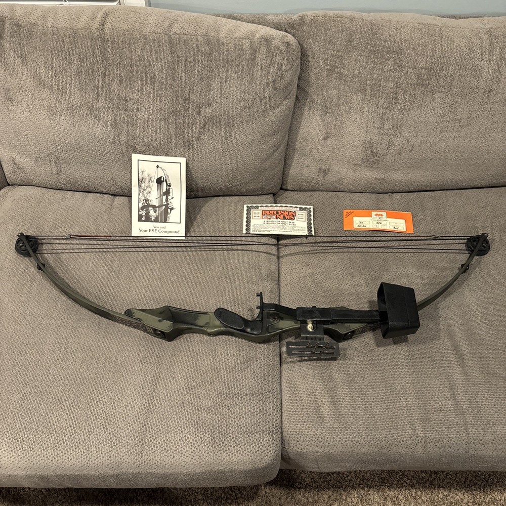 PSE Elite Graphite Compound Bow RH Cobra Sights With Manuals
