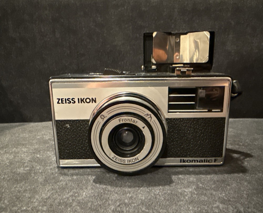German 35mm Zeiss Ikon Ikomatic A Camera w Flash! ~ Untested ~ Fast Shipping!