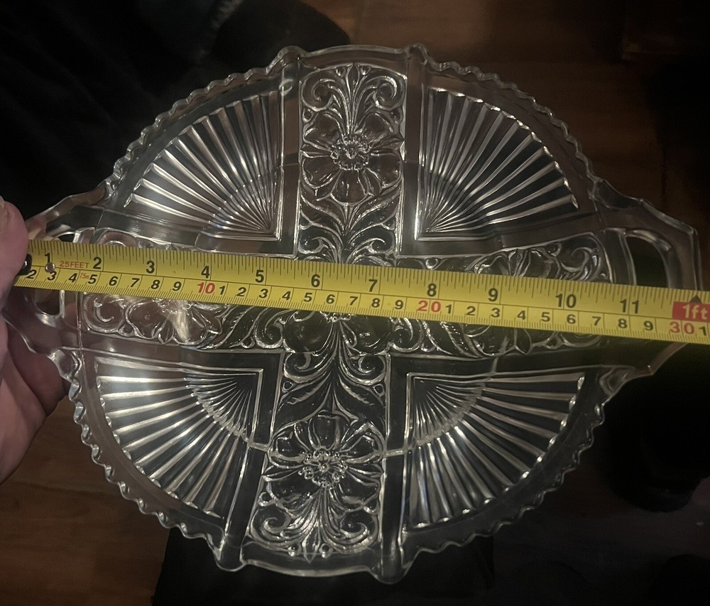 🥒Beautiful 2 Handle Clear Glass Dish🥕
