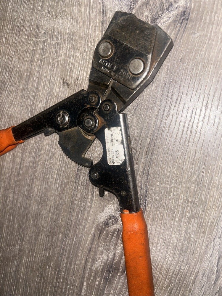 SharkBite 23081 PEX Clamp Pincer Tool
