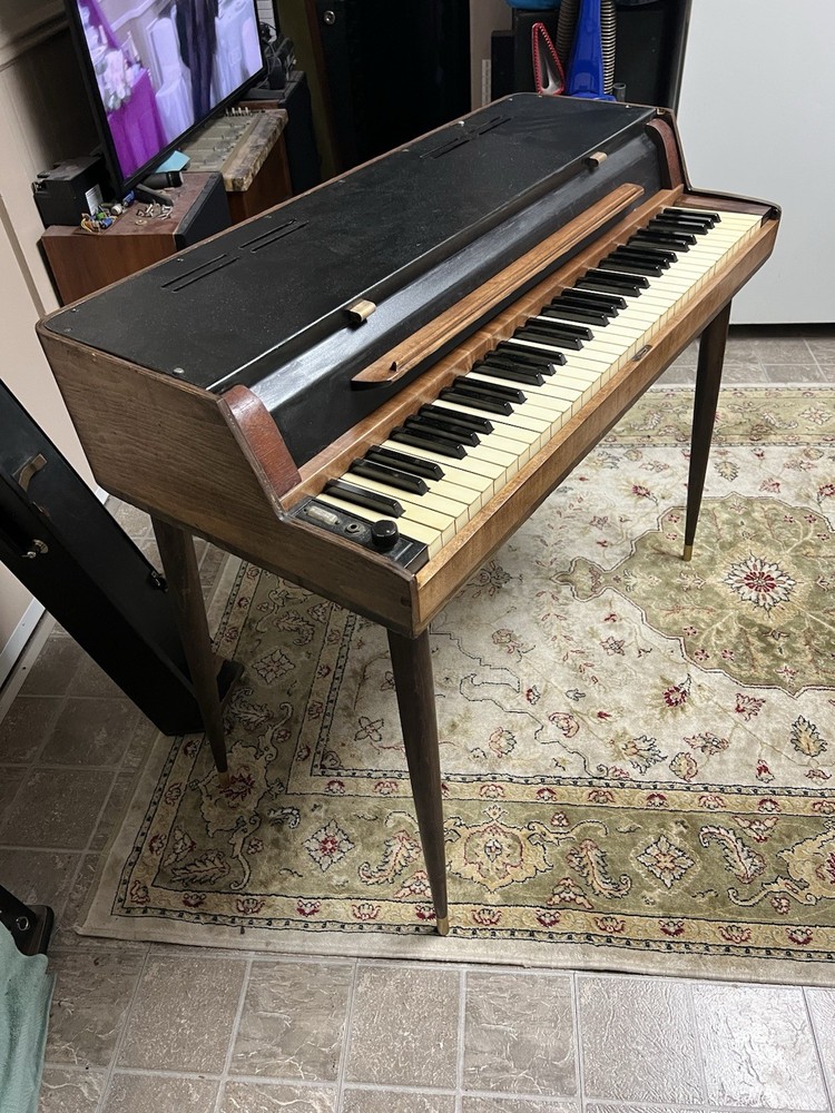 Wurlitzer Electric Piano 120