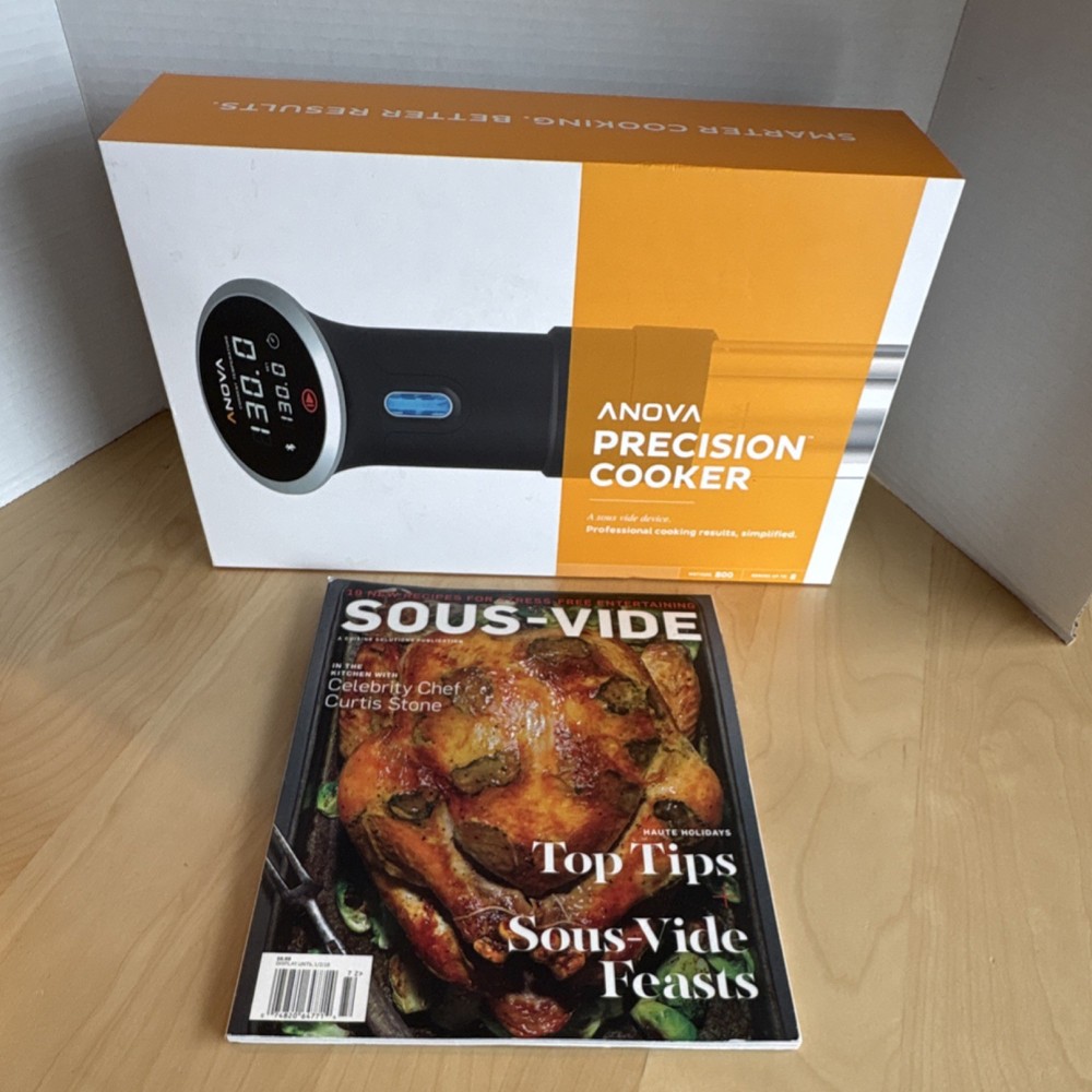 Anova Precision Cooker Sous Vide Immersion Circulator with Container and Books