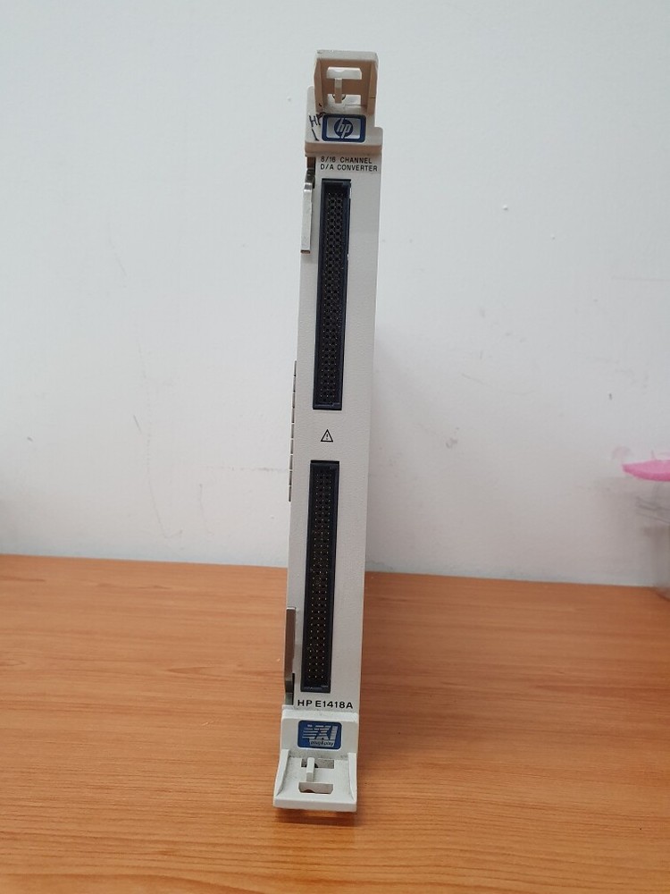 HP E1418A 8/16 Channel D/A Converter