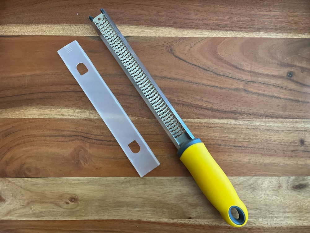 Set of 3 Kitchen Graters – 2 Microplane‑Style Graters + Handheld Zester – EUC