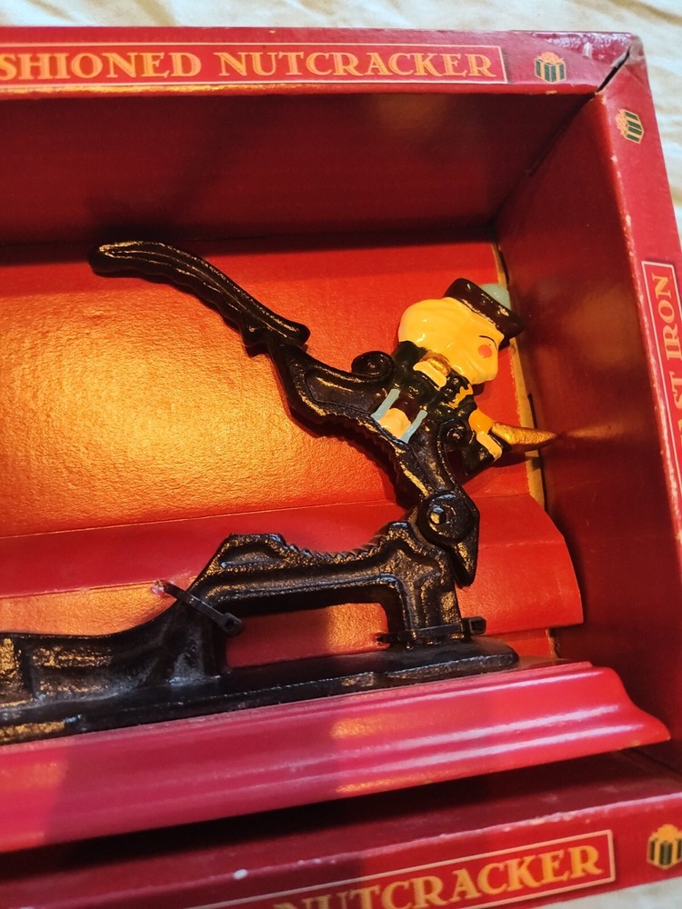 Old Fashioned Nutcracker All Cast Iron Soldier Metal Nutcracker #3351 New