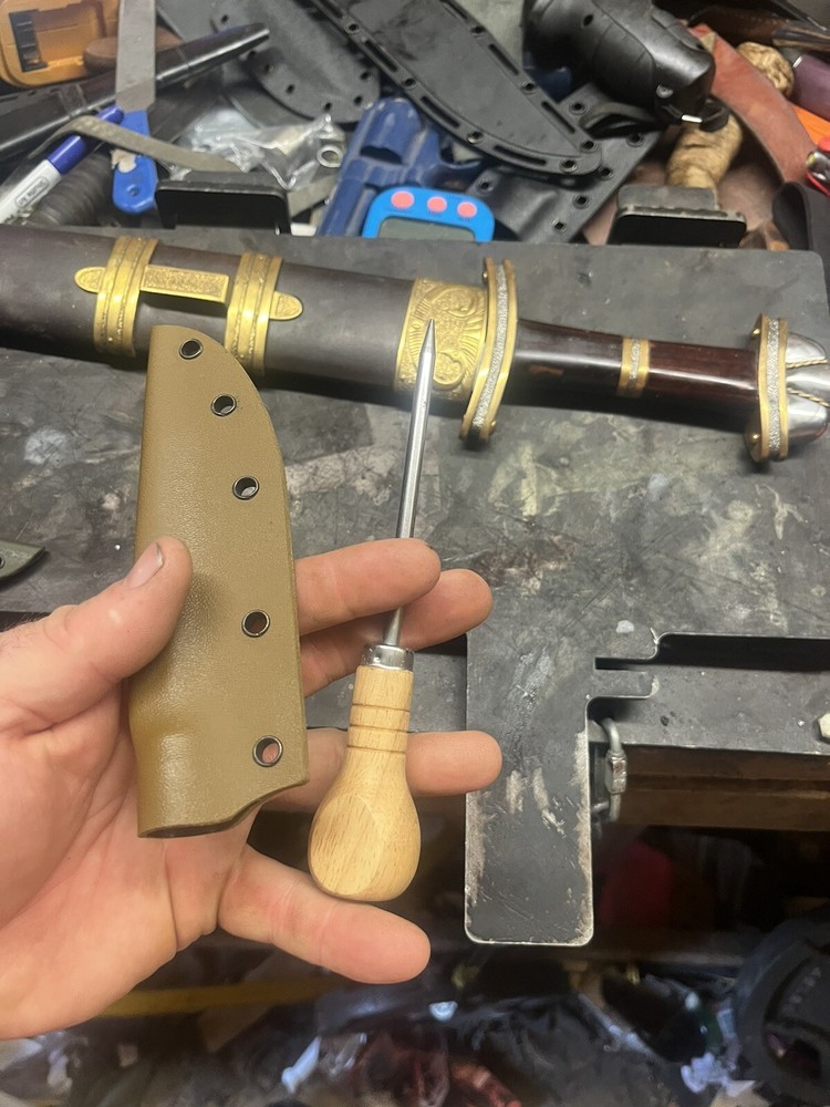 EDC awl For Leatherwork
