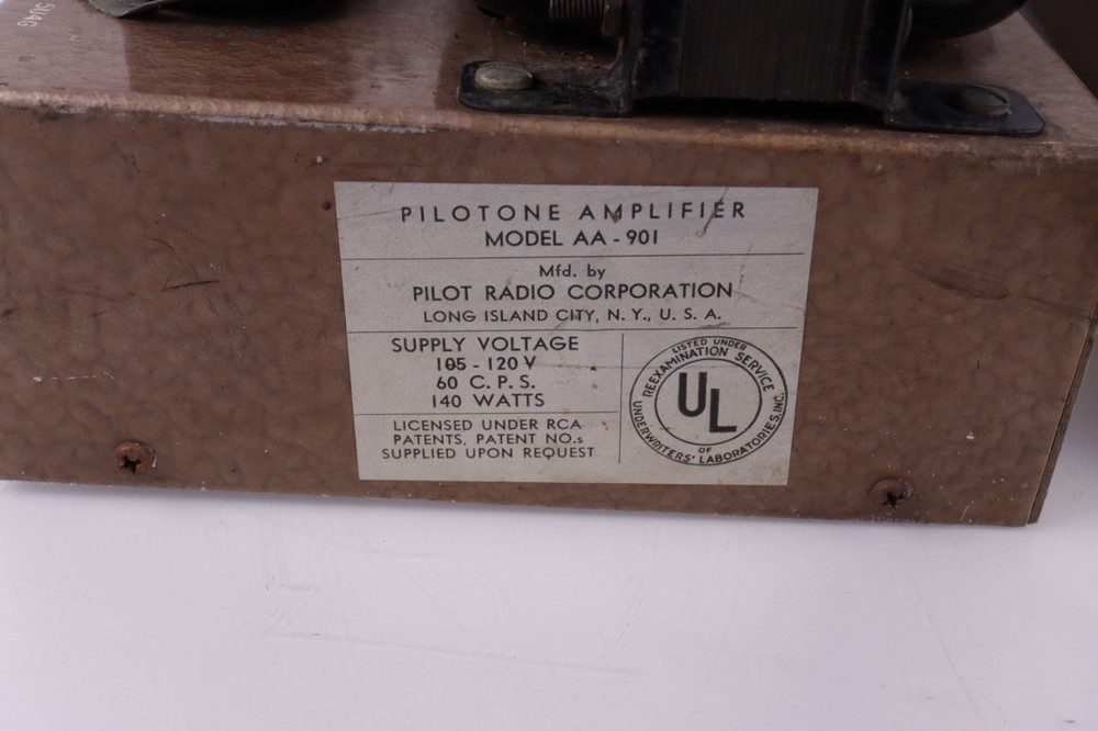 Pair of Pilot Pilotone AA-901 Mono Bloc Power Amplifiers