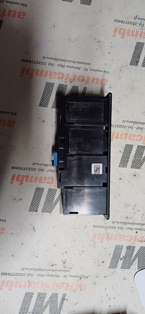 Mercedes GLC X253 USB / AUX SOCKET COD A2058200226