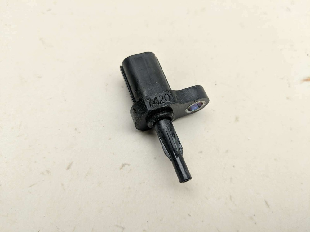 18 Triumph Street Twin Temp Temperature Sensor