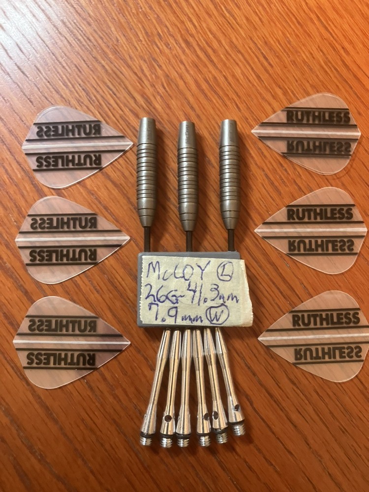 McCOY  DARTS - 26 GRAMS - MINT