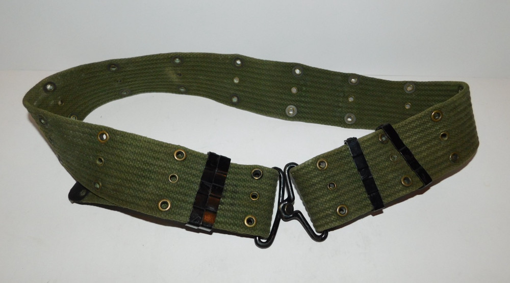 ADJUSTABLE VINTAGE MILITARY BELT