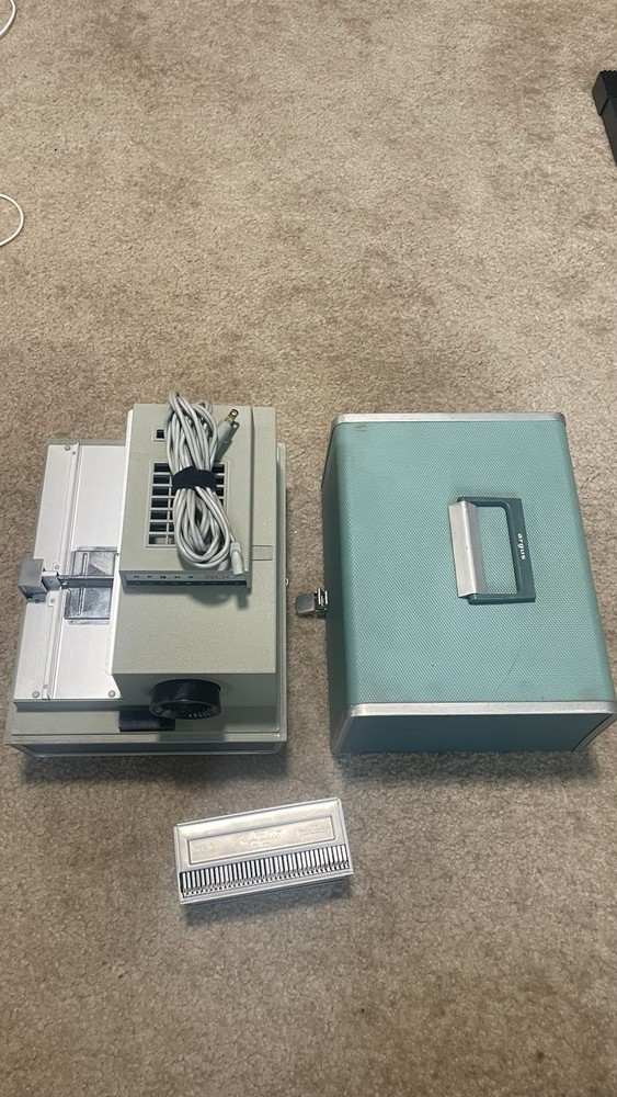 Argus 500 Projector W/ Case Tested In Working Condition !!