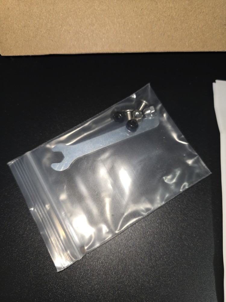 Adjustable Precise Bottle Label Applicator