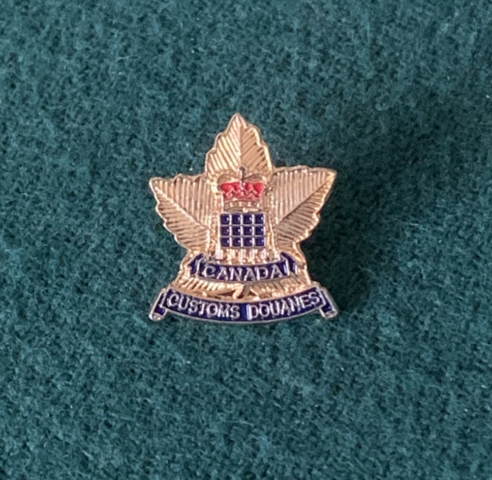 CANADA CUSTOMS DUOANES Lapel Pin